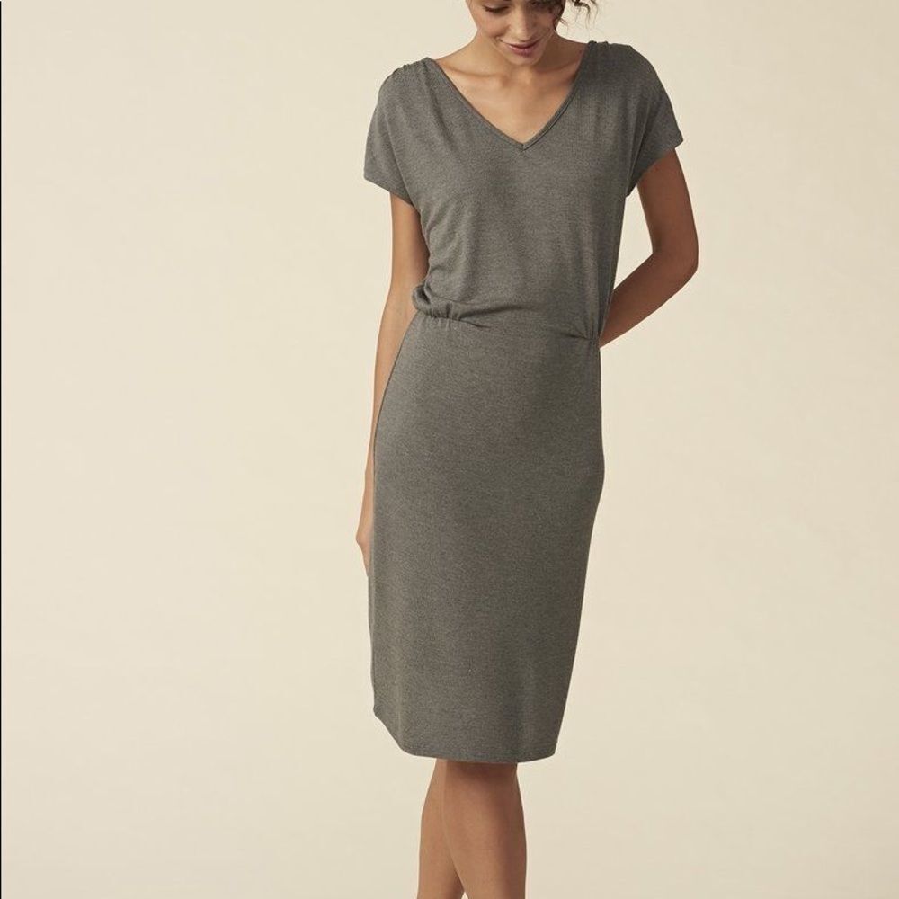 Amour Vert Calin Cap Sleeve Sweater Dress